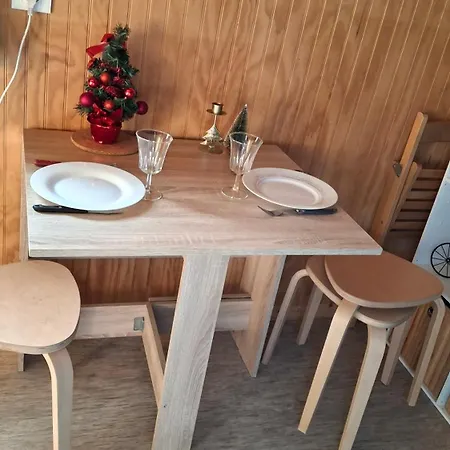 Кемпинг Insolite Au Coeur De L'auvergne Rochefort-Montagne