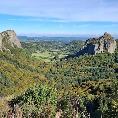 Camping Insolite Au Cœur De L'auvergne *