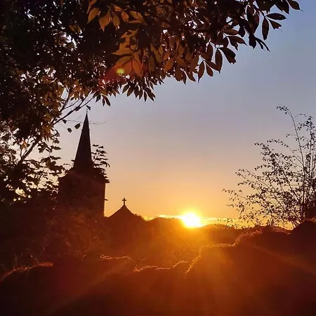 Insolite Au Coeur De L'auvergne Rochefort-Montagne
